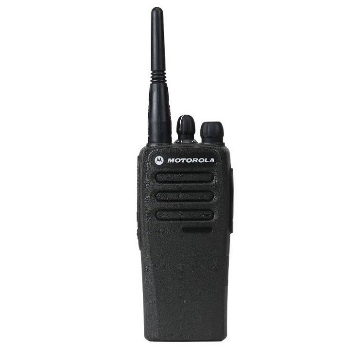 Motorola MOTOTRBO DP1400 UHF Digital Two-Way Radio - Inc Battery / Cha ...